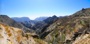 الجبل الأخضر في عمان | دليل السياحة وأفضل الأماكن والأنشطة ووقت الزيارة